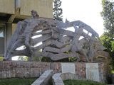 Skulptur vor Kriegsmuseum Athen (unbekannt)  